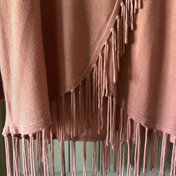 NWT Women’s Pink Cow Neck Sweater with Tassels Very Soft Material - Picture 4 of 5